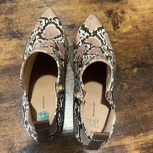 Time and Tru Leopard print ankle booties 9.5 like new - Picture 4 of 7